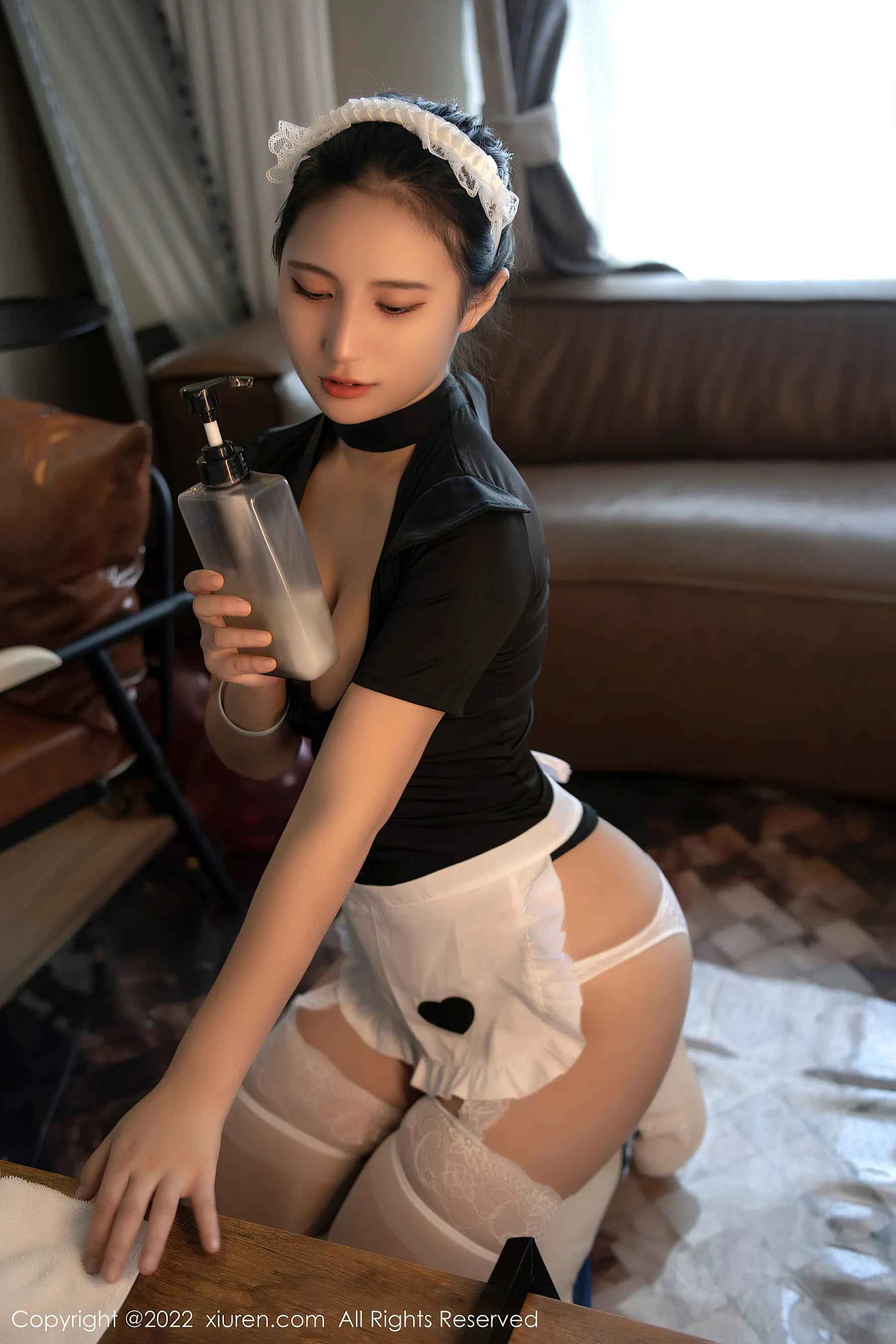 秀人网 No.4554 久久Aimee 女仆装插图7